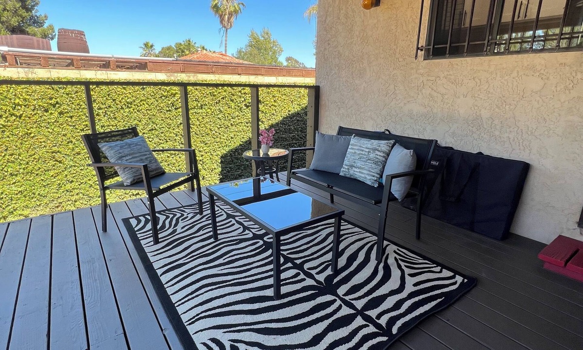 Mount Helix House | La Casita Guest House, private fenced yard & with heat and AC, pet friendly