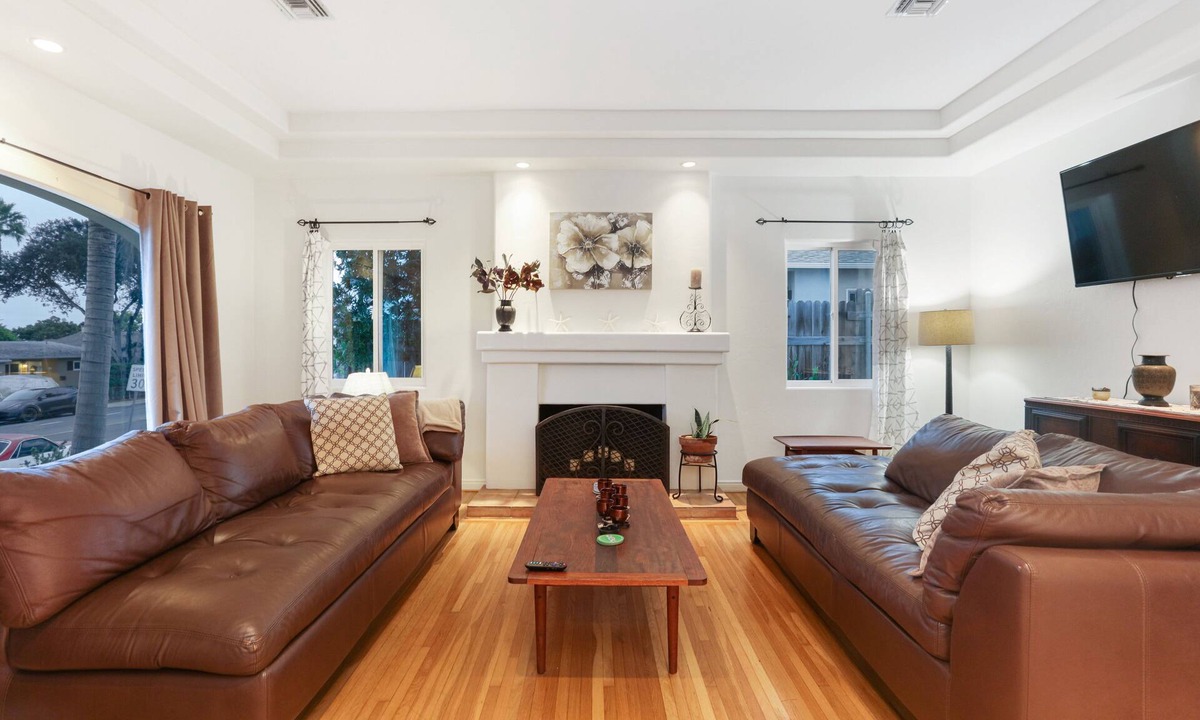 Point Loma House | La Playa | Charming Bayside Bungalow