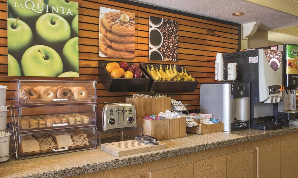 Lincoln Acres Hotel | La Quinta Inn by Wyndham San Diego Chula Vista