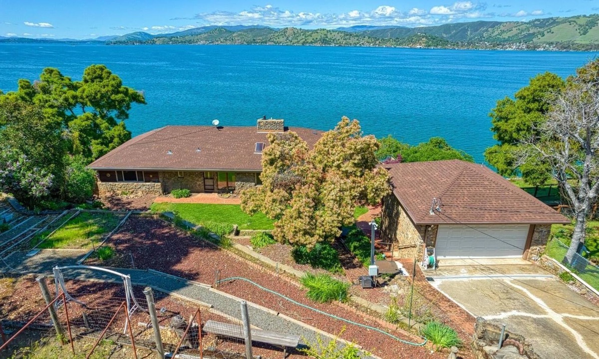 Lower Lake House | Lake House - 3 bedrooms house with WiFi and AC in serene Lower Lake