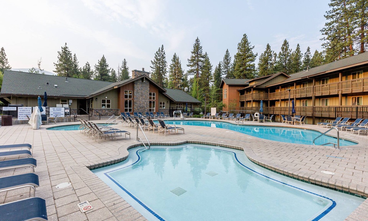 Elk Point Condo | Lake Tahoe | Tahoe Lake Retreat | Pool & Beach | 1BR