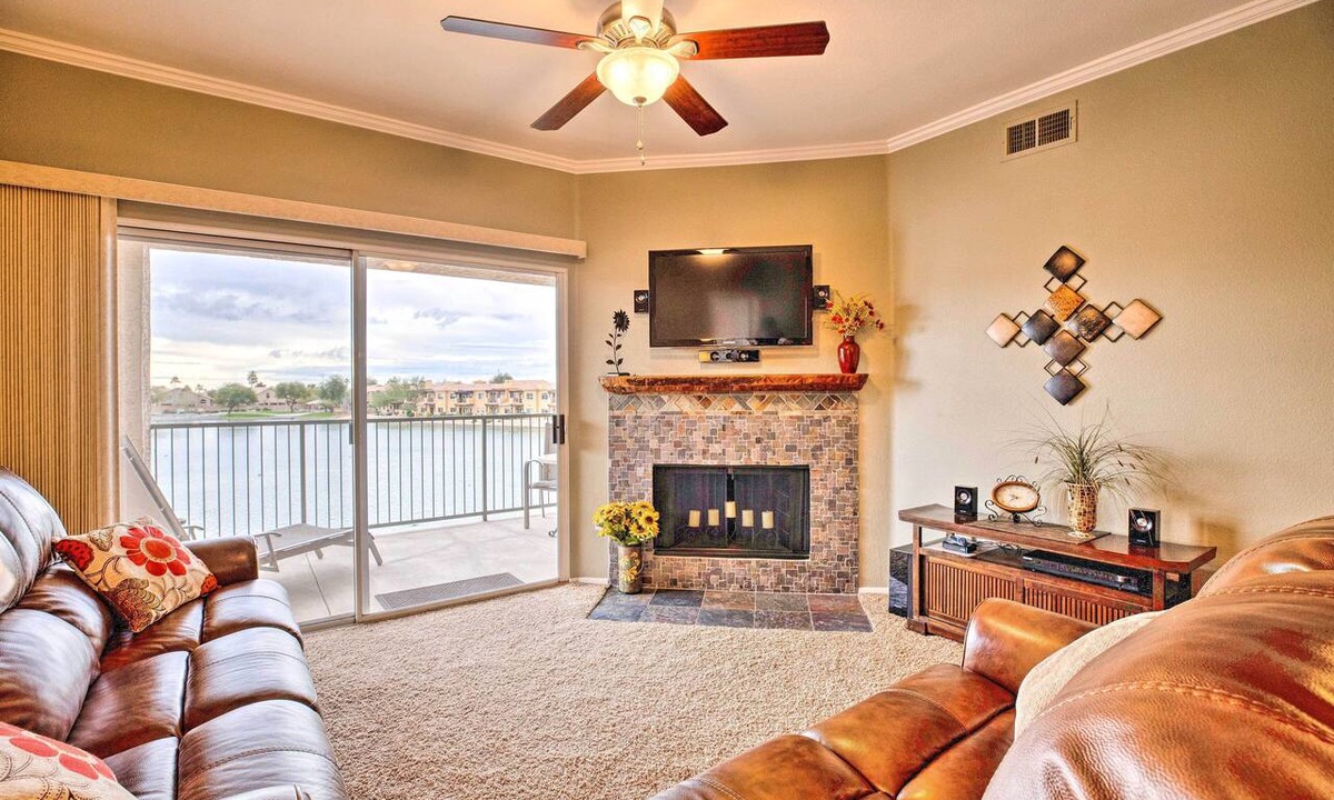 Foothills Condo | Lake-View Balcony + Resort Perks: Phoenix Retreat!