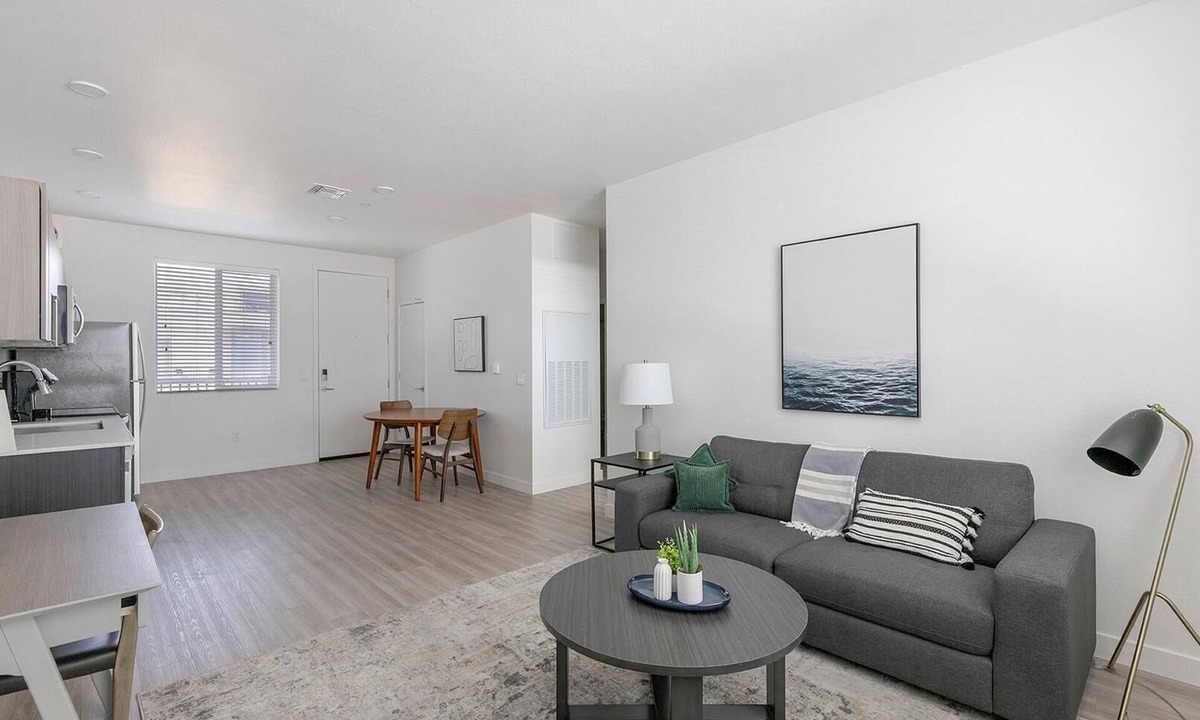Goodyear Apartment | Landing | Stunning 1BD, Yoga Studio, Pool