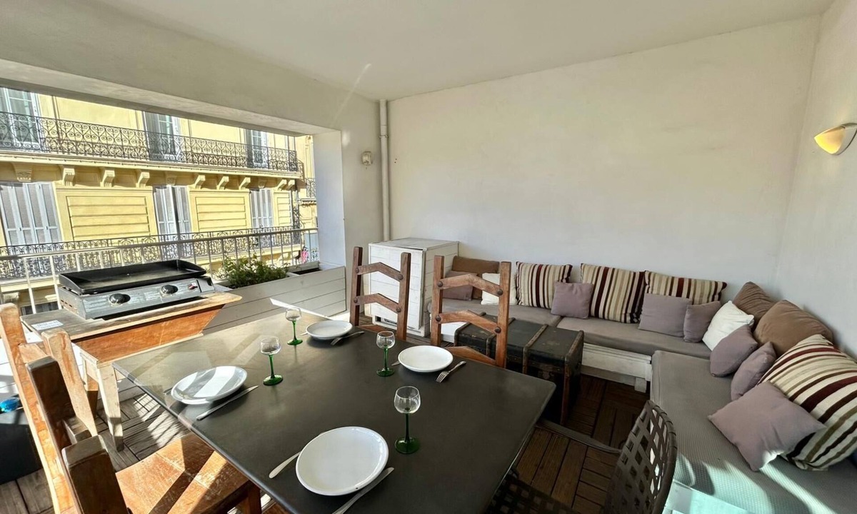 Les Grands Carmes Apartment | Le Phocéen - 2BDR Apartment, Terrace, city center/Panier