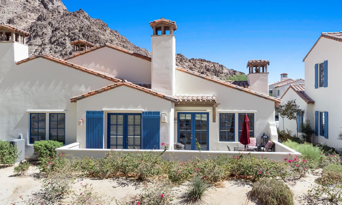 La Quinta House | Legacy Villas private villa w/view- steps to pool- bikes & arcade game included