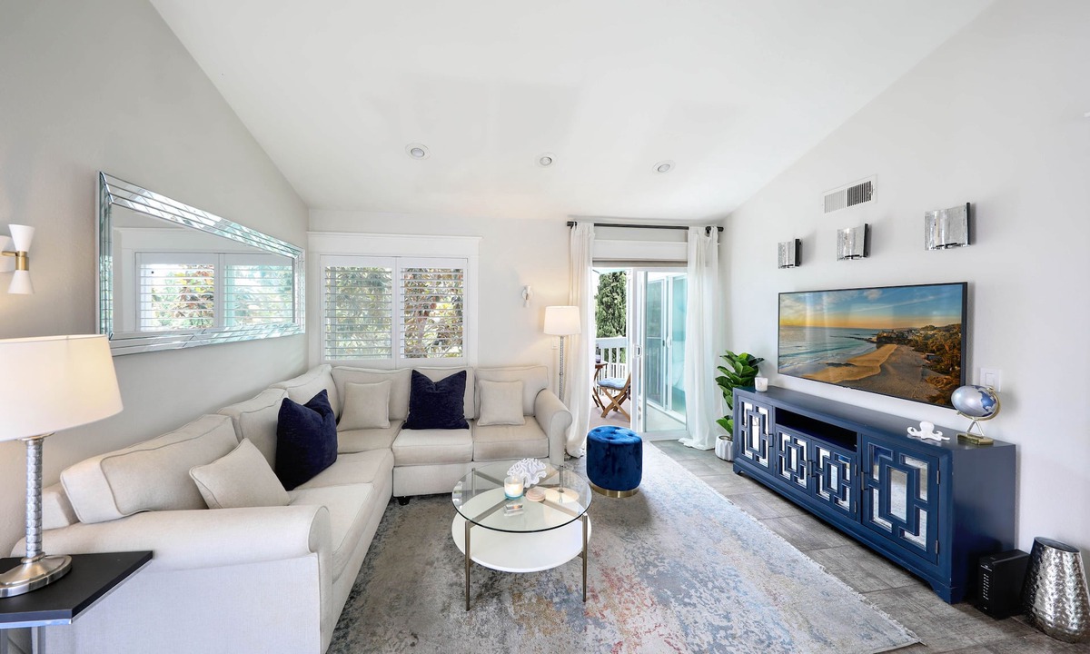 Dana Point Condo | Less than 5 min stroll across to the ocean! Top-Level Unit. Quiet Location.