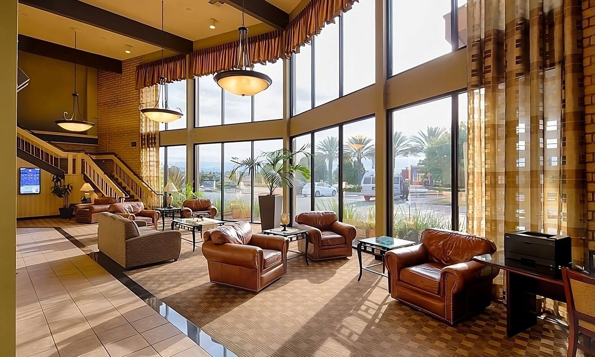 Redding House | Look no Further! 3 Sleek Units, Outdoor Pool, FREE Parking, Pets Allowed!
