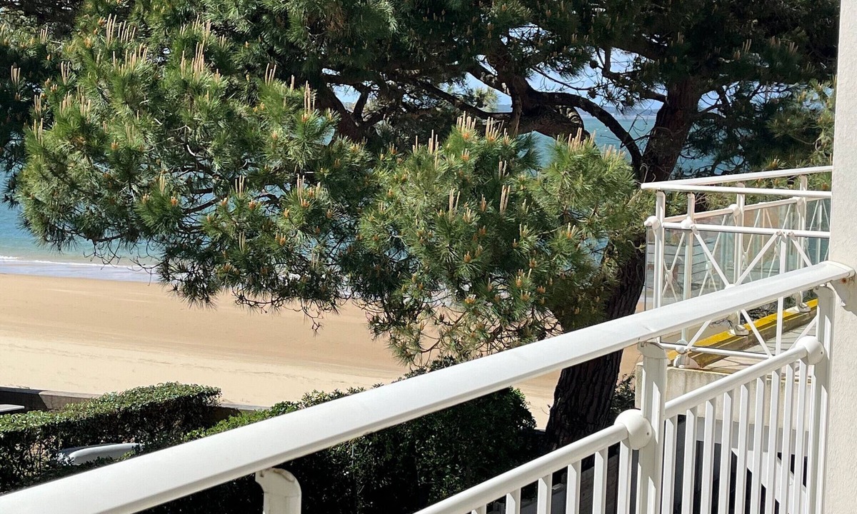 Arcachon Apartment | Lovely 1BR in Arcachon - Parking, WiFi, Near Beach