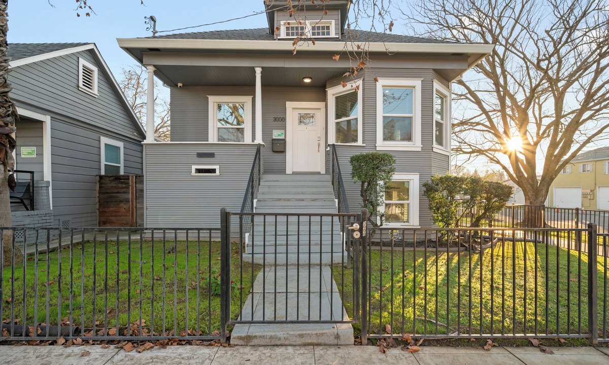 Southeastern Sacramento House | Lovely 2BR Abode Near Curtis Park & Downtown Vibes