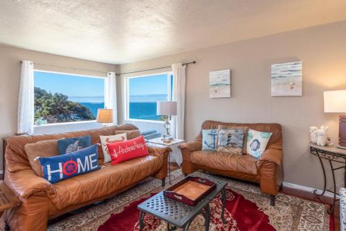 Gualala House | Lucky Ewe - Ocean View Retreat