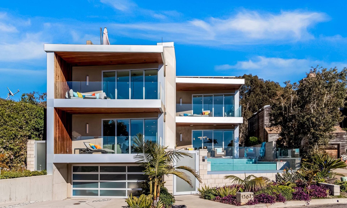 Del Mar Heights House | Luxe home with peek-a-boo ocean view, private pool, & roof deck