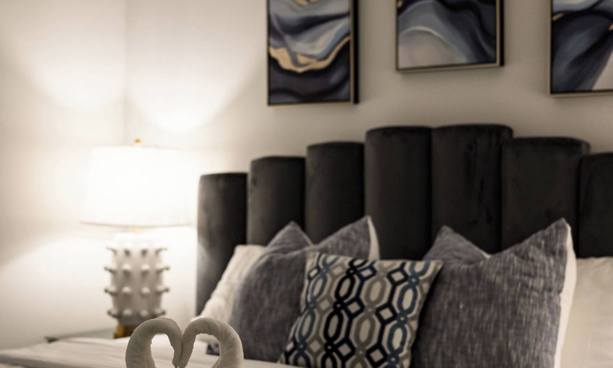 Ontario House | Luxury 5BR/7 Beds/5 Kings/3TVs/Soft Water+Purified