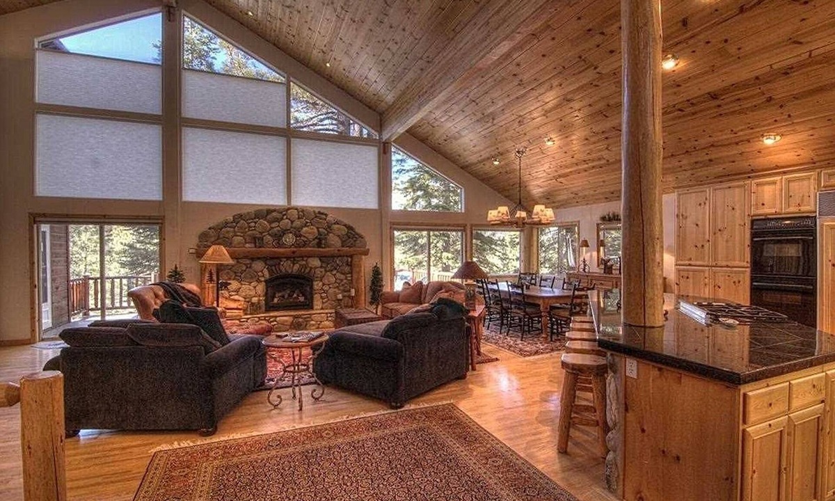 Truckee House | Luxury cabin close to Donner Lake. Great for families! Up to 6 adults only