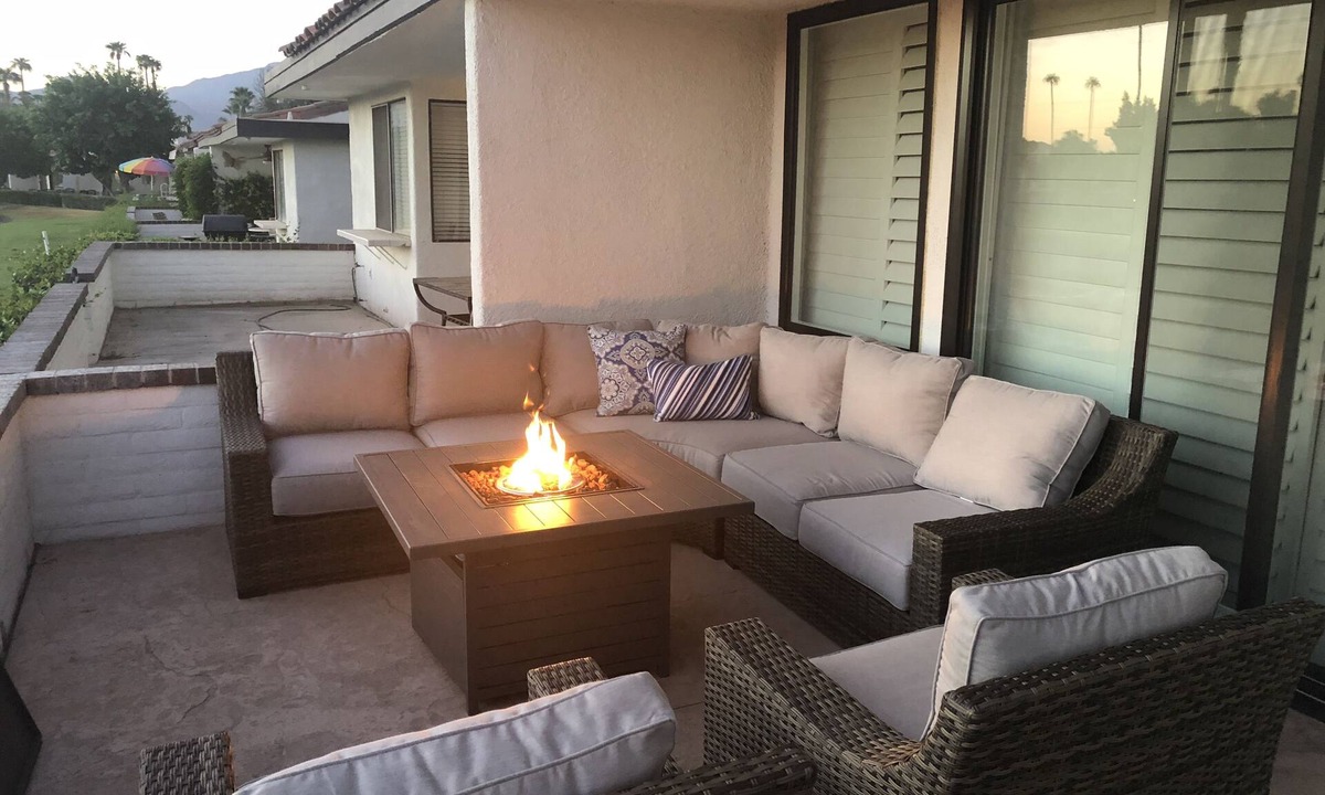 Rancho Mirage Condo | Luxury Desert Retreat - Steps from Omni Hotel and The River - 7th hole West