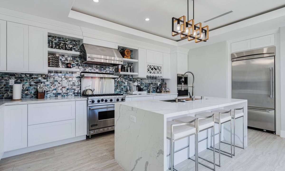 Garden Grove House | Luxury Guest House with High-end Design