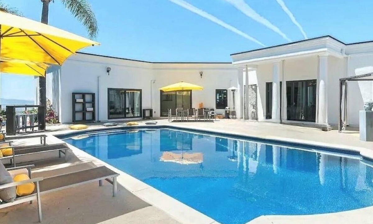Vista House | Luxury Hilltop Retreat - Pool, Spa & Ocean Views