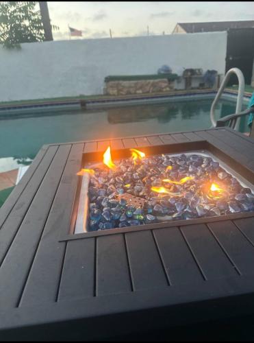 Los Angeles Bed & Breakfast | Luxury Master Bedroom with private bathroom walking distance to Sofi Stadium, KIA Forum and Intuit Dome also only train stop away from LAX airport Perfect place for tourists and event attendees