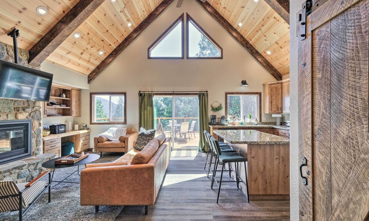 Mi-Wuk Village Cottage | Luxury Retreat: Custom Mi-wuk Village Cabin!