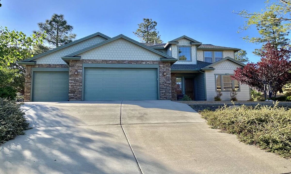 Prescott House | Luxury Retreat in the Pines of Prescott