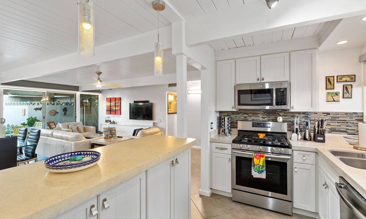 Palm Desert Condo | Luxury, Style,Convenience & Fun!