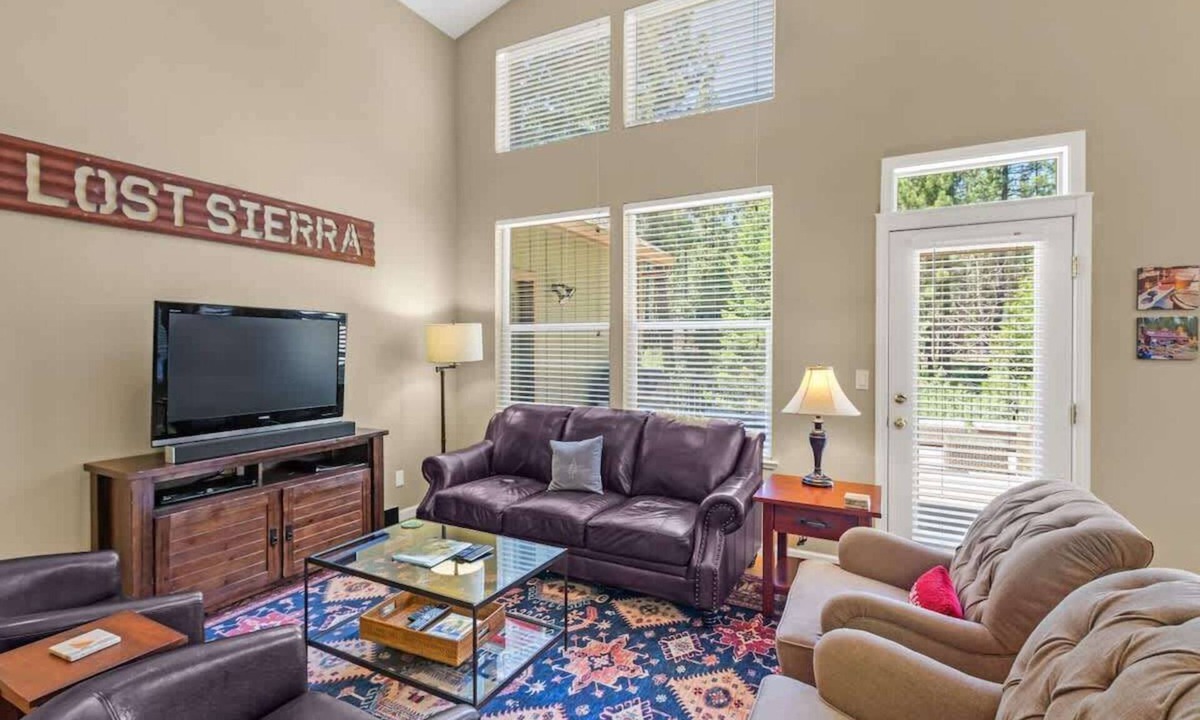 Plumas Eureka Estates House | Madora Creek House - 460 Sequoia