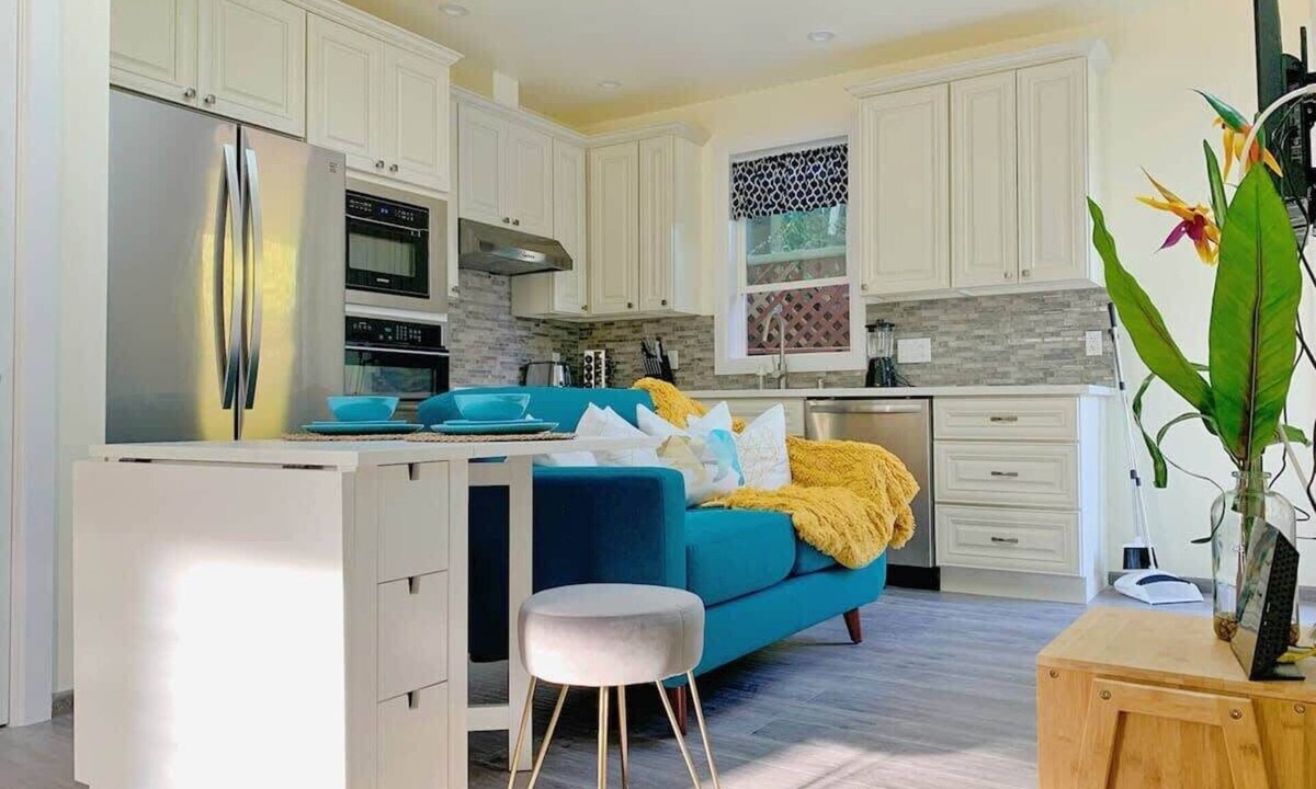 North Central House | Marbella Lane Cozy 2BR Studio Duplex Home