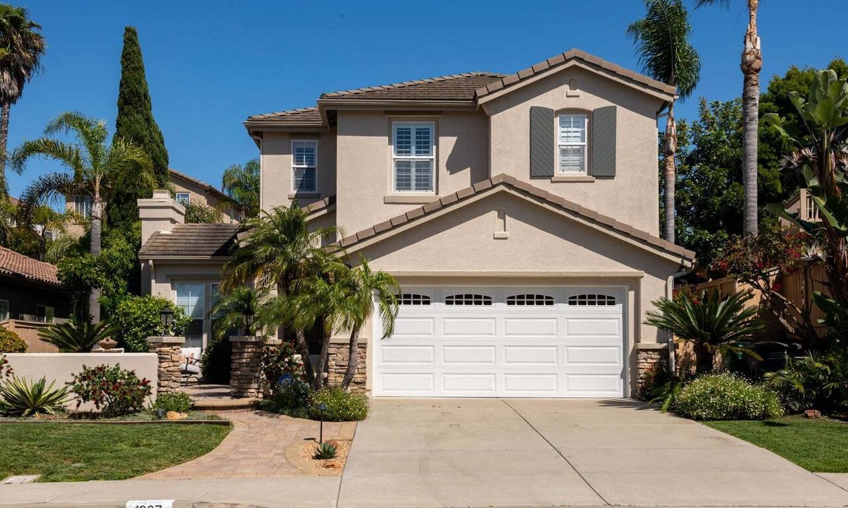 Aviara House | Mariposa Haven - 2-Story 4 Bedroom, 4-Bathroom Luxury Home