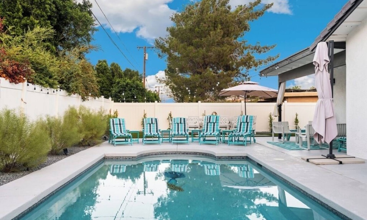 Desert Park Estates House | Mermaid House - Cool Pool Retreat in Palm Springs