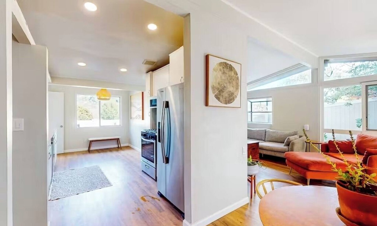 Spring Valley House | Mid-Century Treehouse with Yard and Views! AMAZING Location! Pet-friendly!