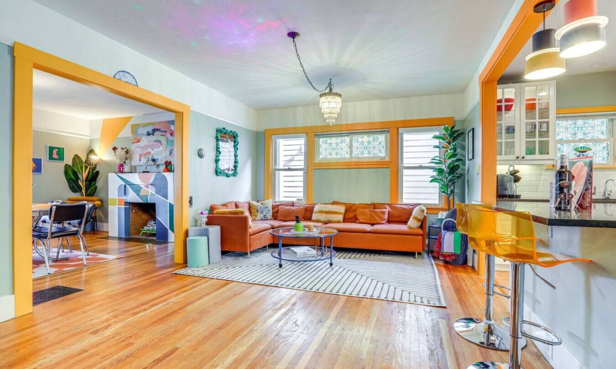 New Era Park House | Midtown Oasis | BBQ, Deck, Games & Artistic Vibes