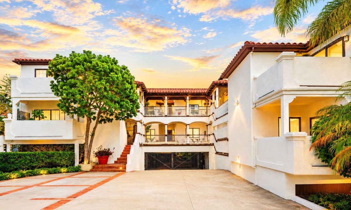 Corona del Mar House | Mins To Beach, Perfect For Families, Amazing Views