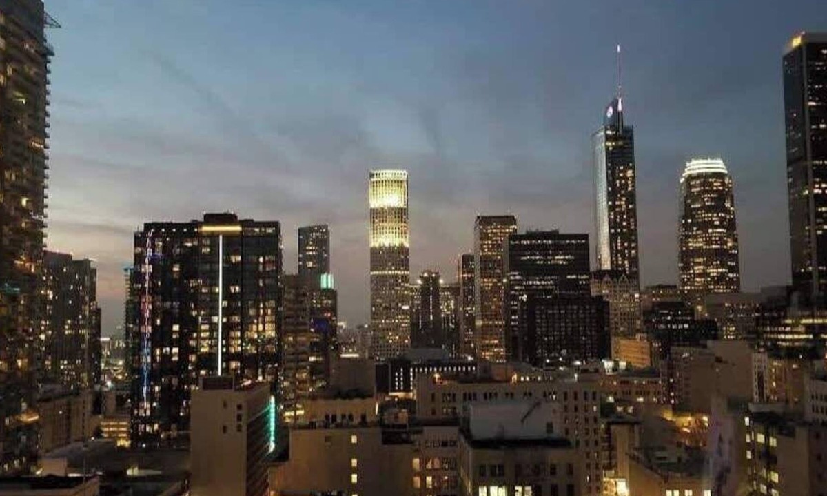 Little Tokyo Apartment | Modern 3BR City Escape | Balcony & Rooftop Pool