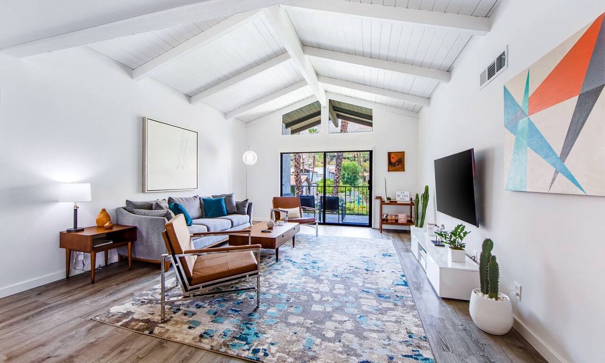 Canyon Corridor Apartment | Modern condo with mountain view, private balcony, pools
