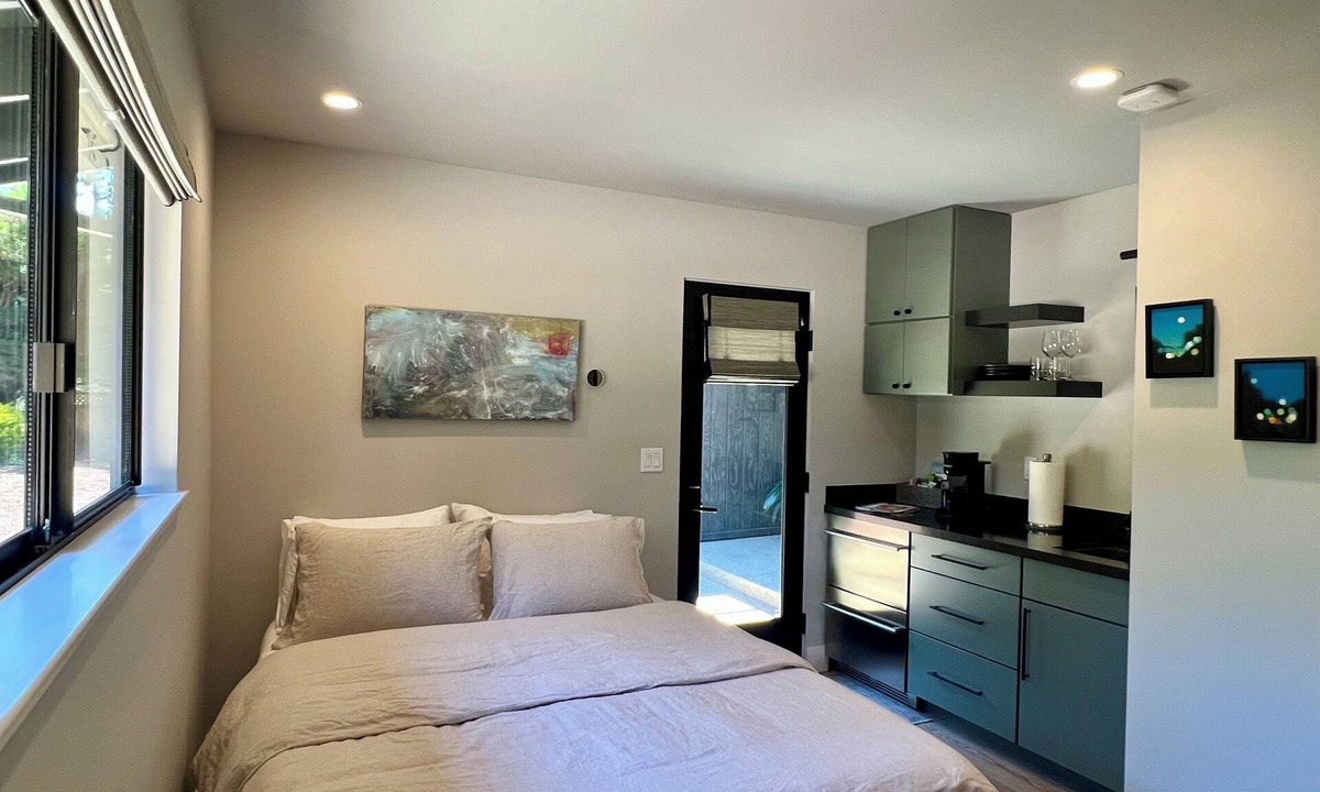 Del Monte Forest Apartment | Modern Cozy Pebble Beach Studio with Premium Amenities and WiFi