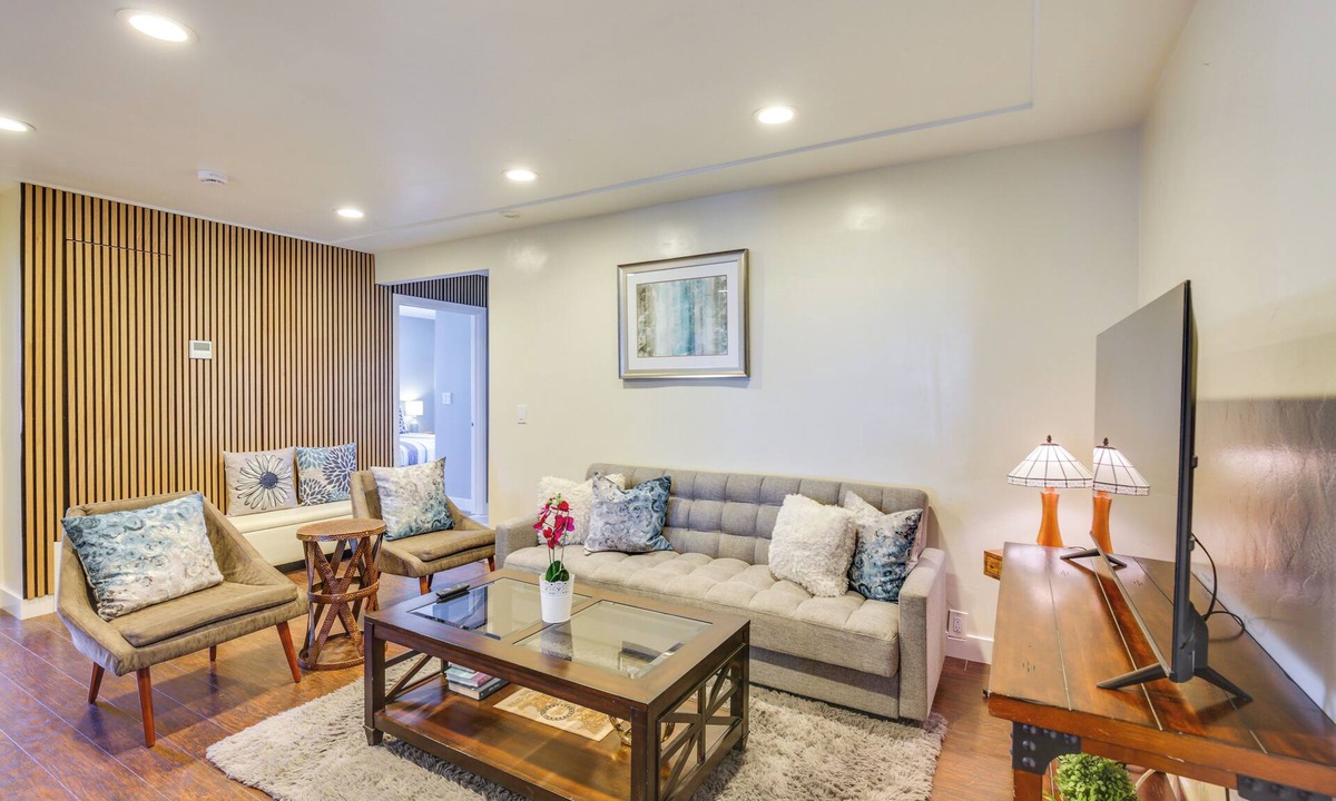 Lincoln Acres House | Modern Duplex Near Gaylord Resort & Bayfront!