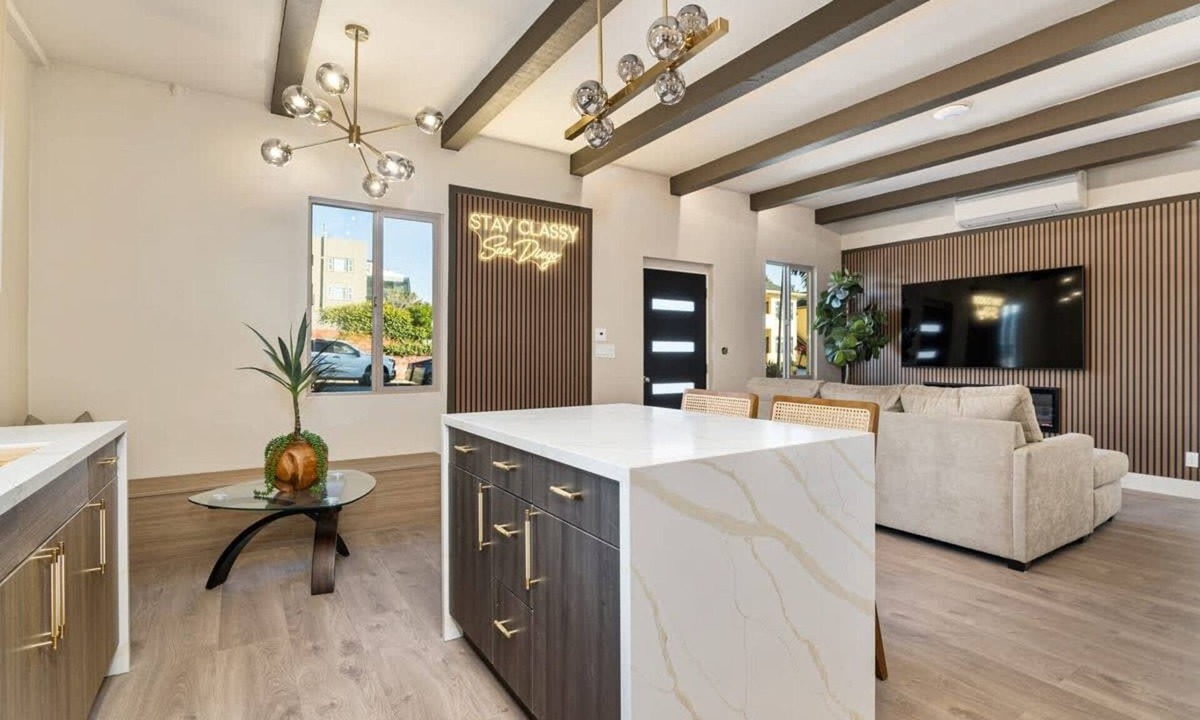 Bankers Hill Apartment | Modern Elegance in Banker's Hill San Diego