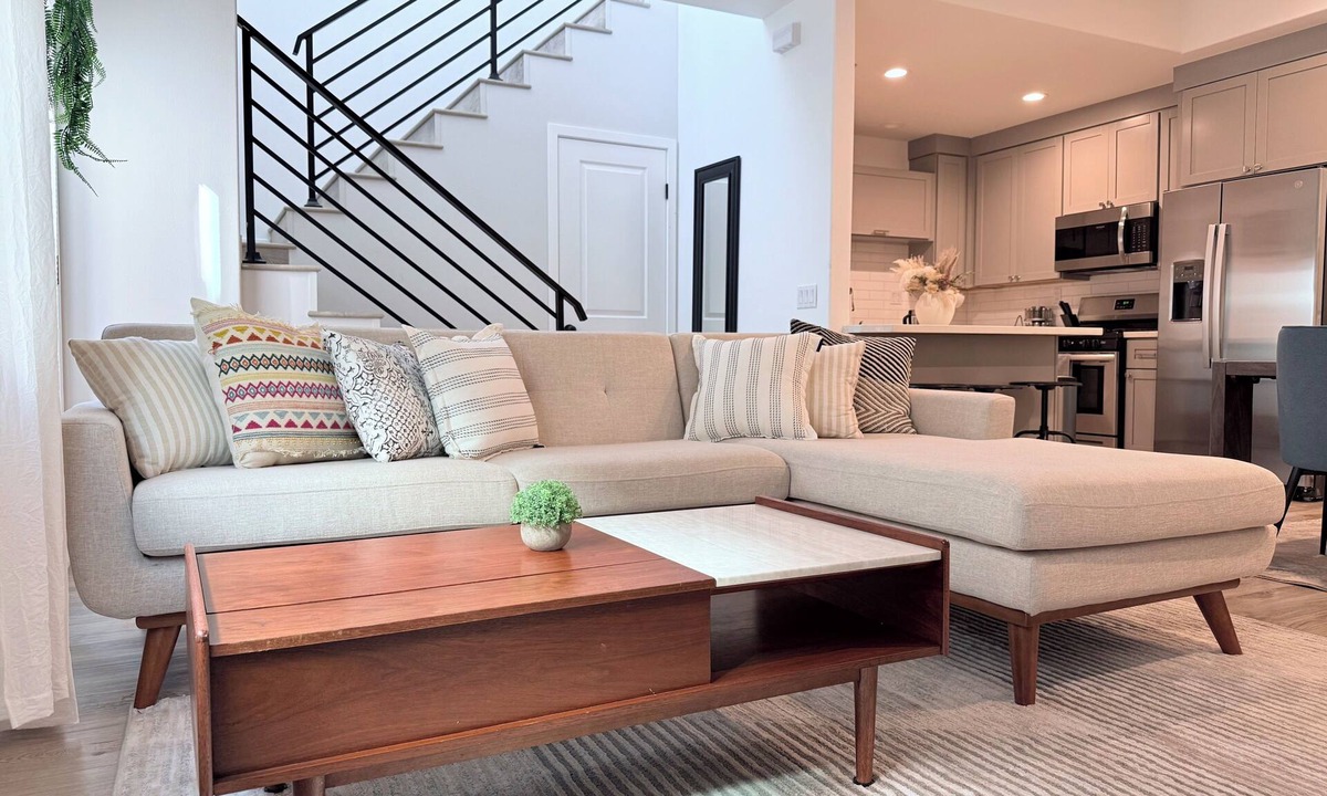Midway City House | Modern Family Haven - Minutes from Disney Magic/Knotts and Saigon