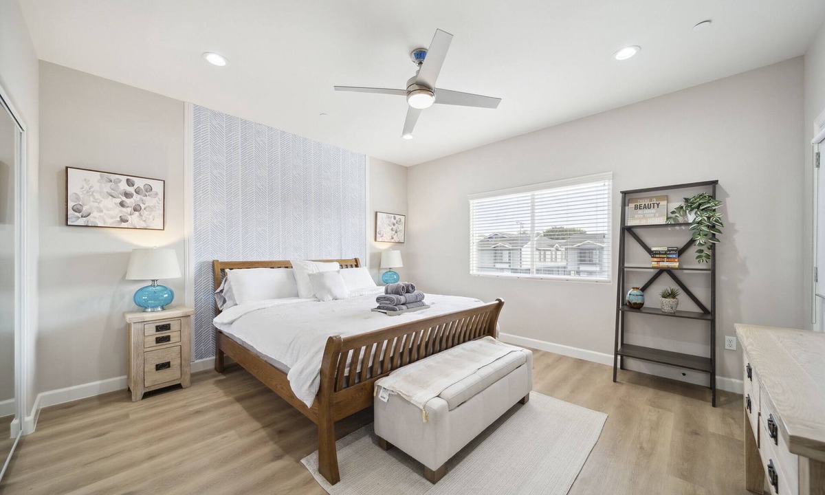 Midway City House | Modern Luxury - 4 bedroom - 14 guests - Disney +EV Charge