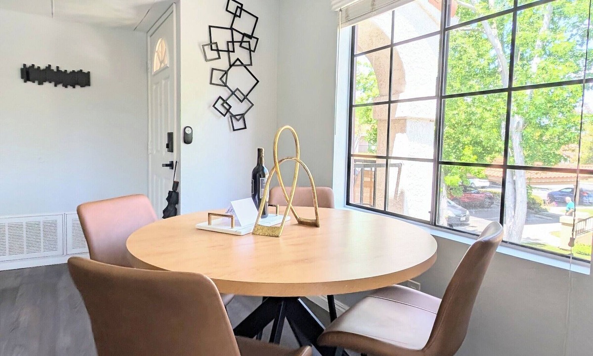 Mira Mesa Condo | Modern Poolside 2-bd 2-ba Condo with Balcony