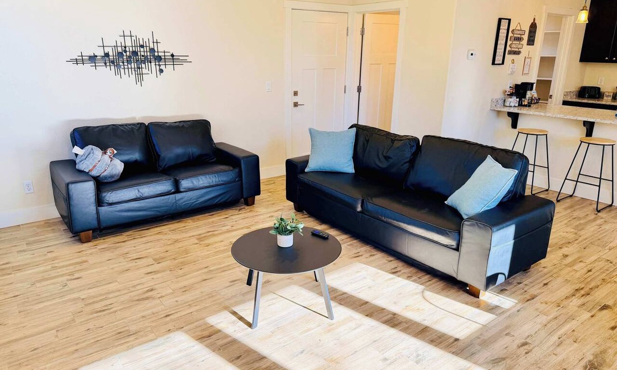 Reno/Tahoe Airport House | Modern Stylish 4BR Retreat|Sleeps 12