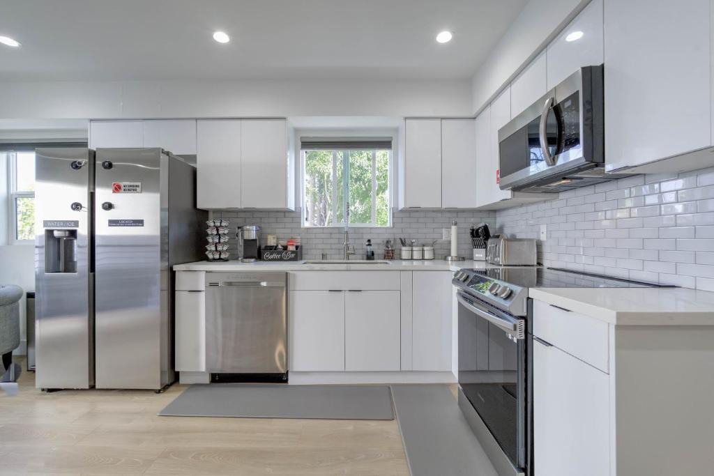 North Hollywood Apartment | Modern Townhouses in Studio City