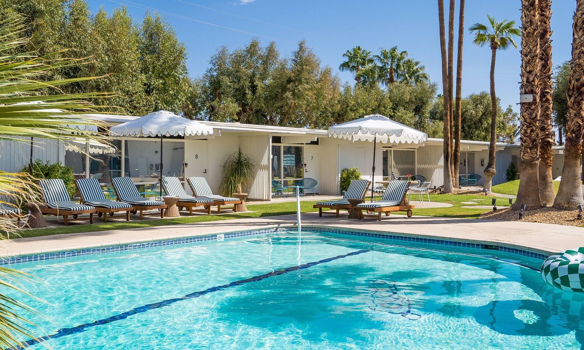 Desert Park Estates Hotel | Monkey Tree Hotel 10 by AvantStay | Stylish Hotel in Palm Springs w/Pool!