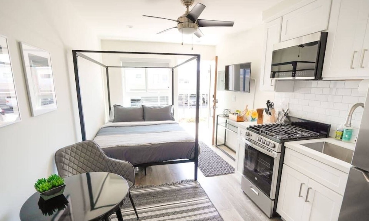 El Segundo Apartment | MONTHLY STAYS Luxury Studio Pool BBQ Beaches