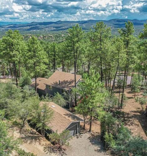 Rancho Vista Hills House | Mountain Cabin Retreat in the Pines
