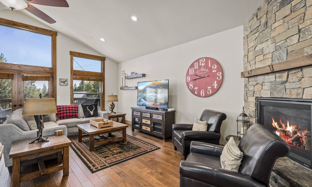 Truckee House | Mountain Getaway | 3 King Beds, AC & Clubhouse Access | 3-min walk to Trails