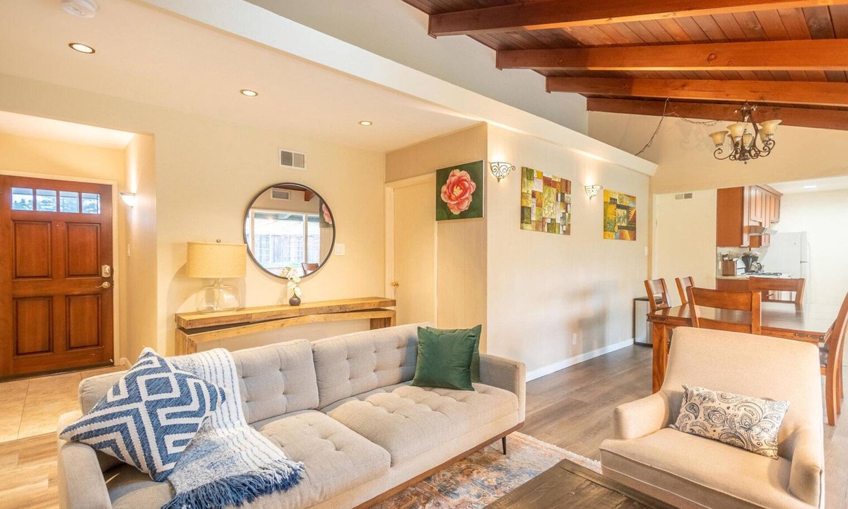 Mountain View House | Mountain View 4BR w/Backyard, near Retail & Green Spaces, by Blueground