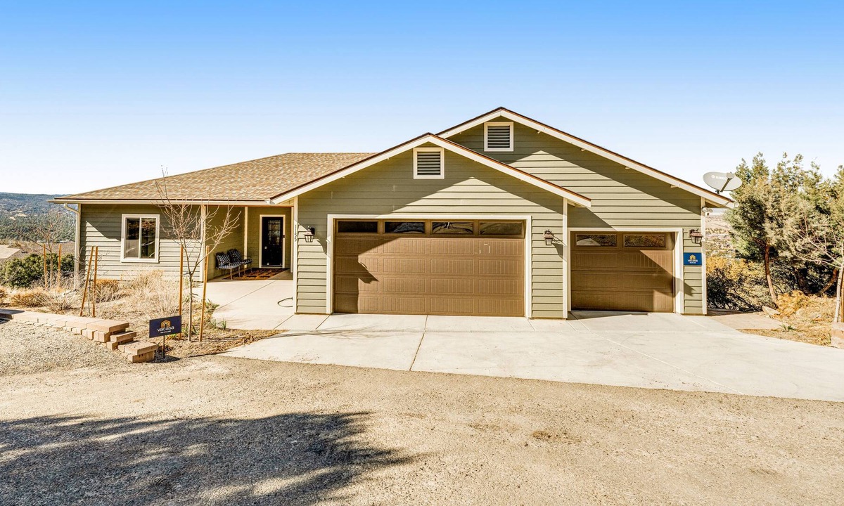 Prescott House | Mountain view home with balcony, WiFi, washer/dryer, and central AC