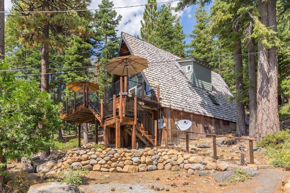 Talmont House | Mountaineer by AvantStay Classic A Frame w/ a Great View & Access To Lake Tahoe Park Association