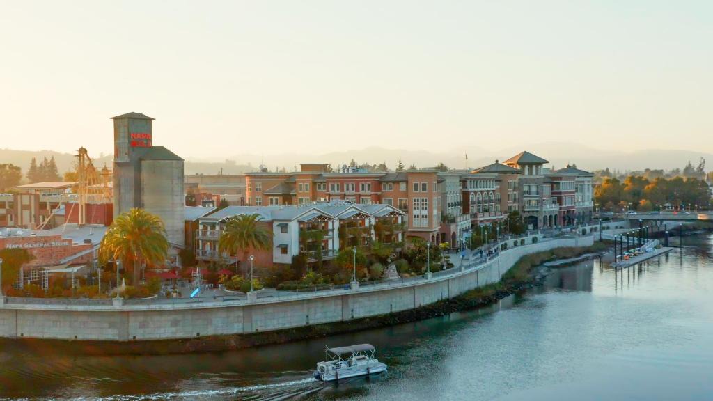 Downtown Napa Hotel | Napa River Inn