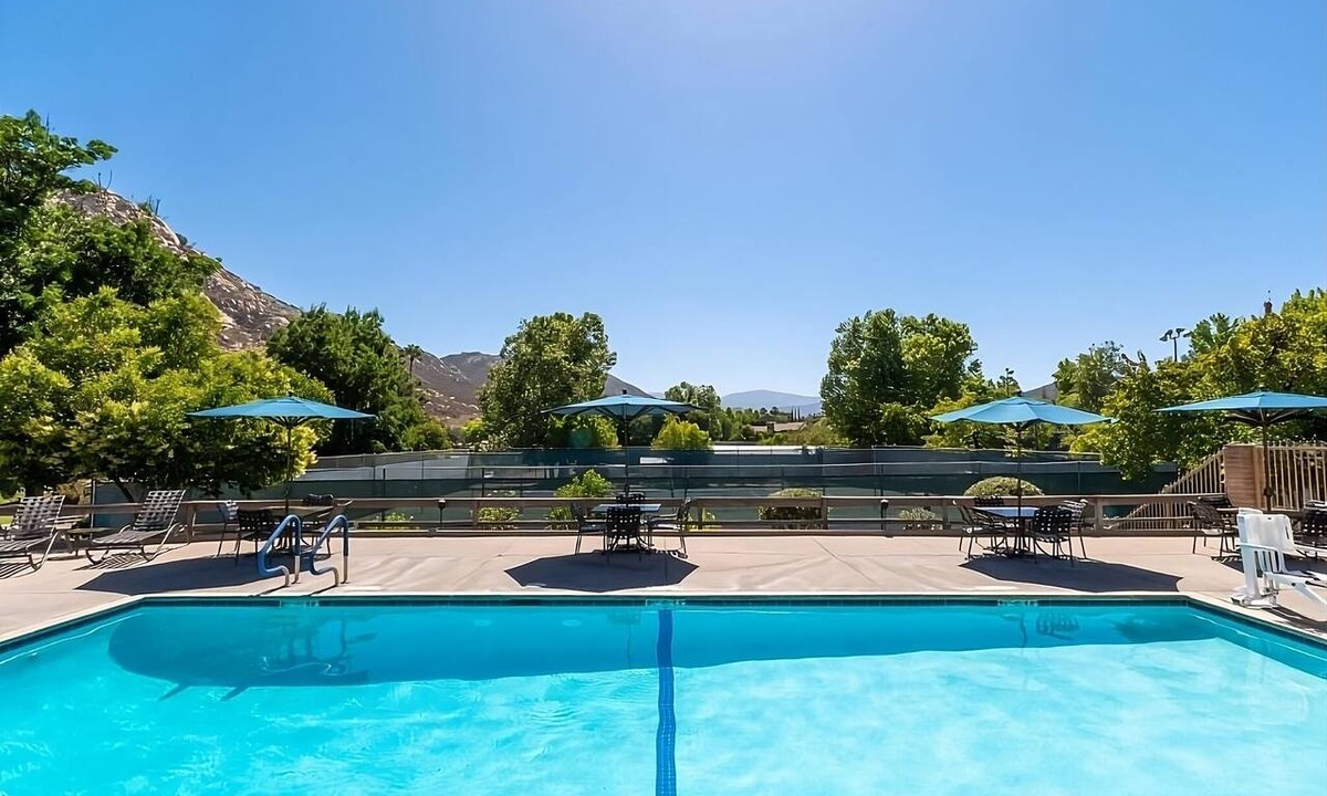 San Diego Country Estates Hotel | Nature Getaway | 4 Units w/Kitchen, Pool & Free Parking | Near Wineries, Hiking